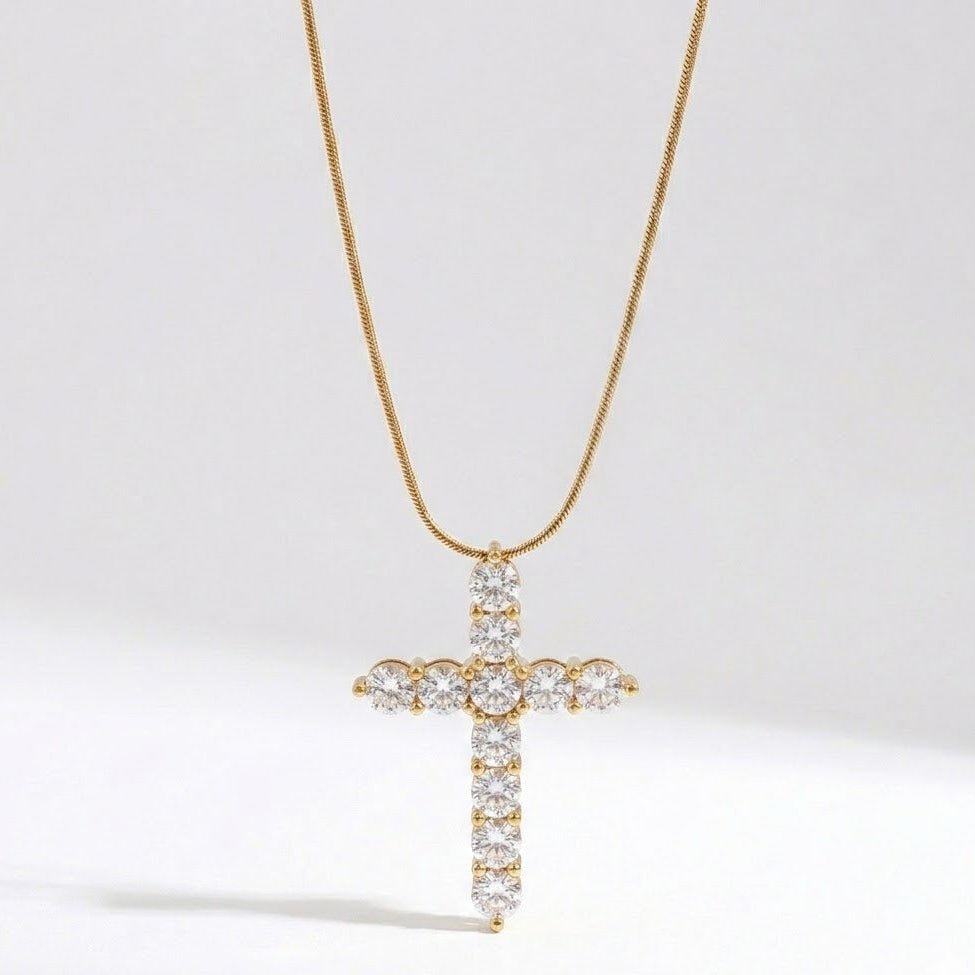 Shiny cross necklace - 𝐇𝐨𝐧𝐞𝐲 𝐁𝐮𝐭𝐭𝐞𝐫 𝐍𝐢𝐧𝐞