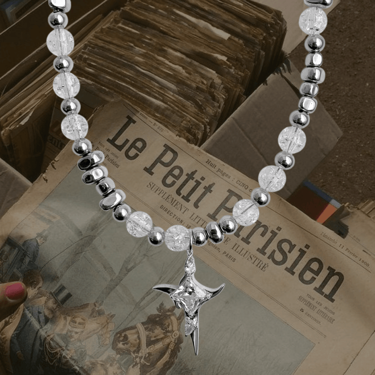 Silver bees necklace - 𝐇𝐨𝐧𝐞𝐲 𝐁𝐮𝐭𝐭𝐞𝐫 𝐍𝐢𝐧𝐞