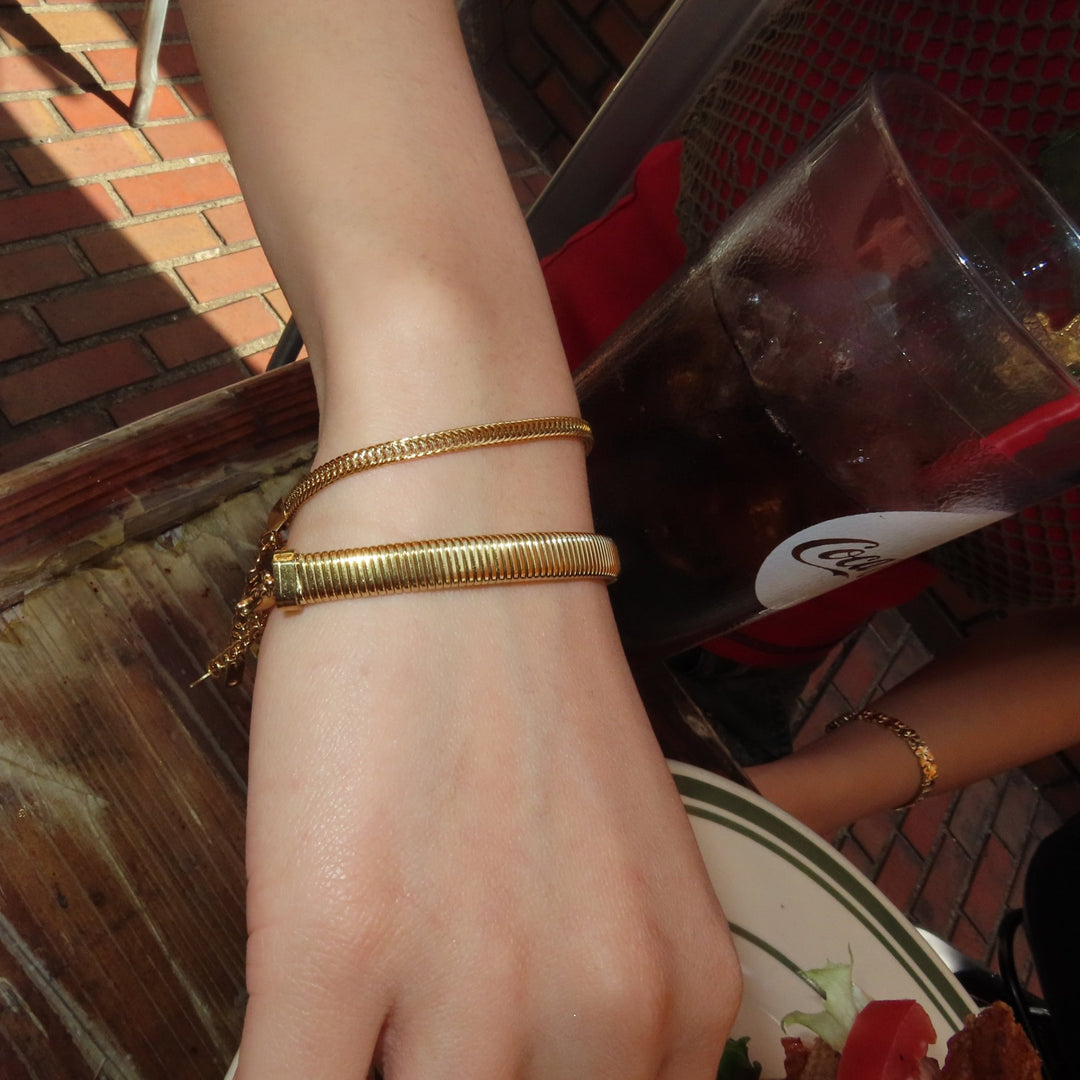 【ブレスレット】Simple snake bracelet - 𝐇𝐨𝐧𝐞𝐲 𝐁𝐮𝐭𝐭𝐞𝐫 𝐍𝐢𝐧𝐞