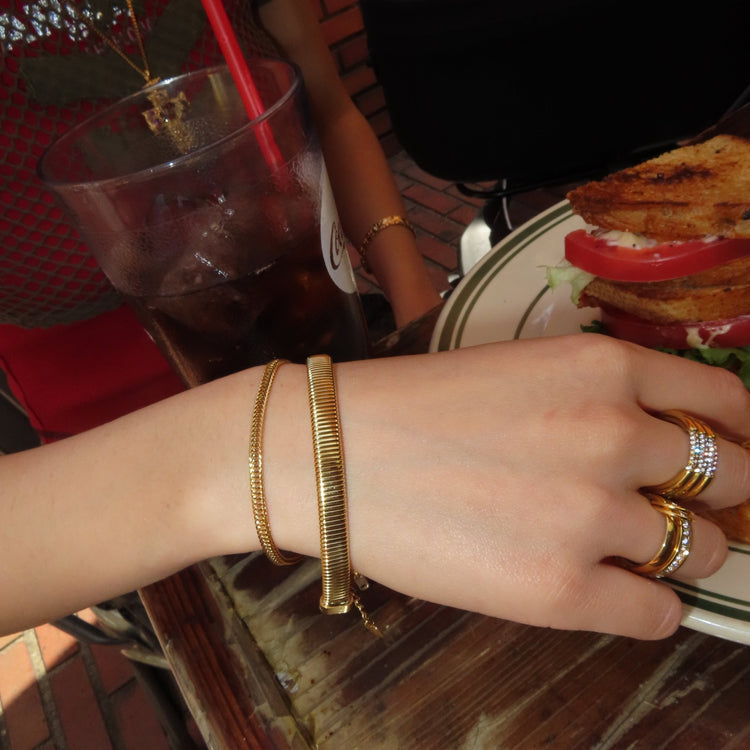 【ブレスレット】Simple snake bracelet - 𝐇𝐨𝐧𝐞𝐲 𝐁𝐮𝐭𝐭𝐞𝐫 𝐍𝐢𝐧𝐞