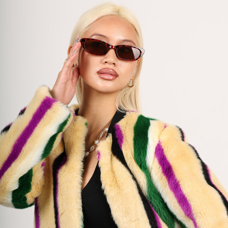 Slit cat sunglasses - 𝐇𝐨𝐧𝐞𝐲 𝐁𝐮𝐭𝐭𝐞𝐫 𝐍𝐢𝐧𝐞