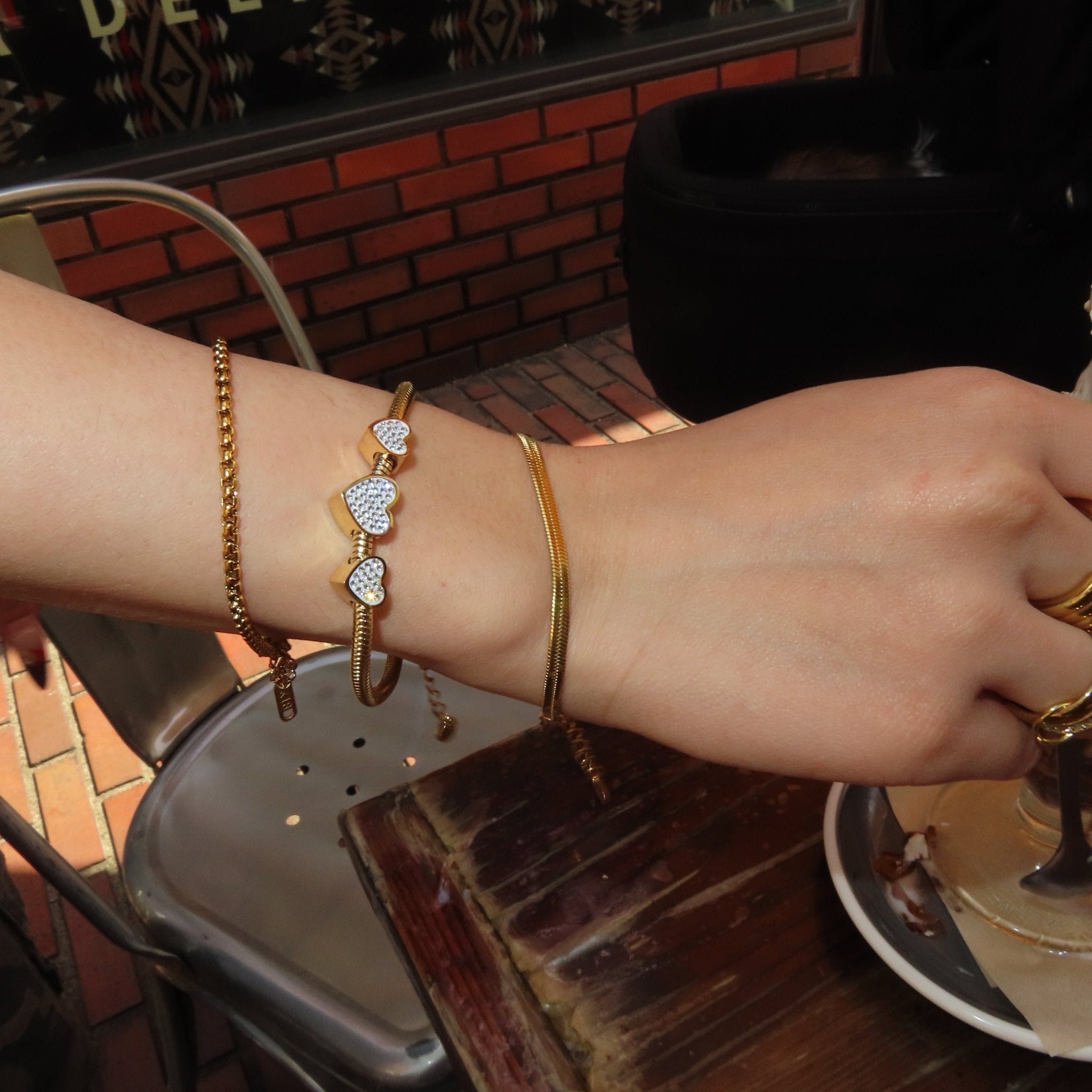 【ブレスレット】Snake bracelet - 𝐇𝐨𝐧𝐞𝐲 𝐁𝐮𝐭𝐭𝐞𝐫 𝐍𝐢𝐧𝐞