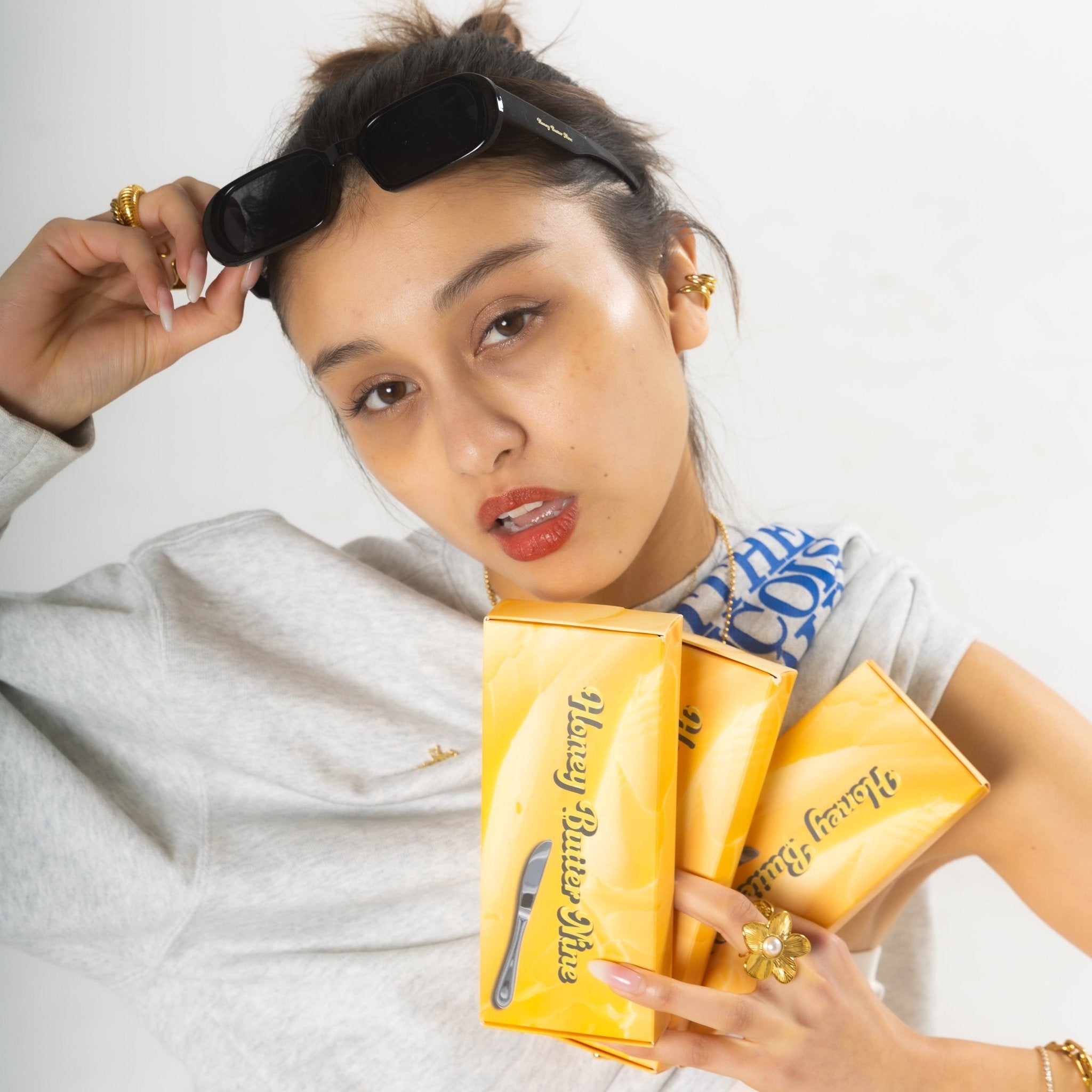 Soft amber sunglasses - 𝐇𝐨𝐧𝐞𝐲 𝐁𝐮𝐭𝐭𝐞𝐫 𝐍𝐢𝐧𝐞