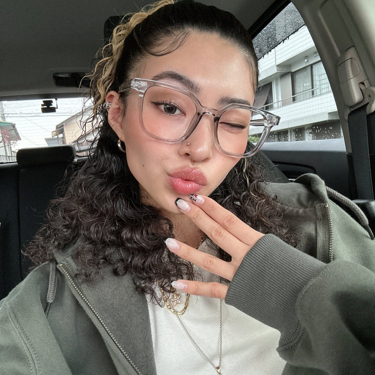 Square clear glasses - 𝐇𝐨𝐧𝐞𝐲 𝐁𝐮𝐭𝐭𝐞𝐫 𝐍𝐢𝐧𝐞