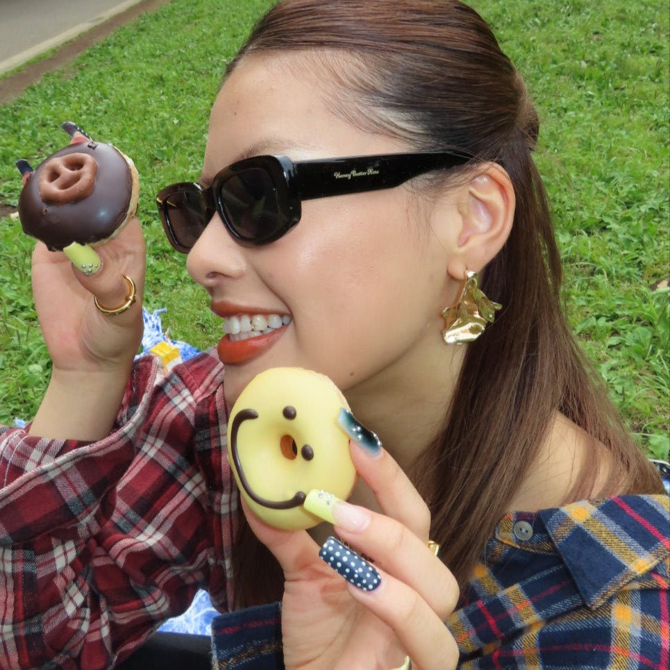 Square LA sunglasses - 𝐇𝐨𝐧𝐞𝐲 𝐁𝐮𝐭𝐭𝐞𝐫 𝐍𝐢𝐧𝐞