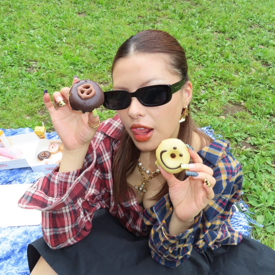 Square LA sunglasses - 𝐇𝐨𝐧𝐞𝐲 𝐁𝐮𝐭𝐭𝐞𝐫 𝐍𝐢𝐧𝐞