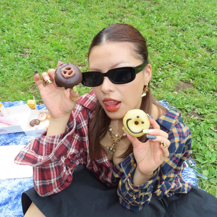 Square LA sunglasses - 𝐇𝐨𝐧𝐞𝐲 𝐁𝐮𝐭𝐭𝐞𝐫 𝐍𝐢𝐧𝐞