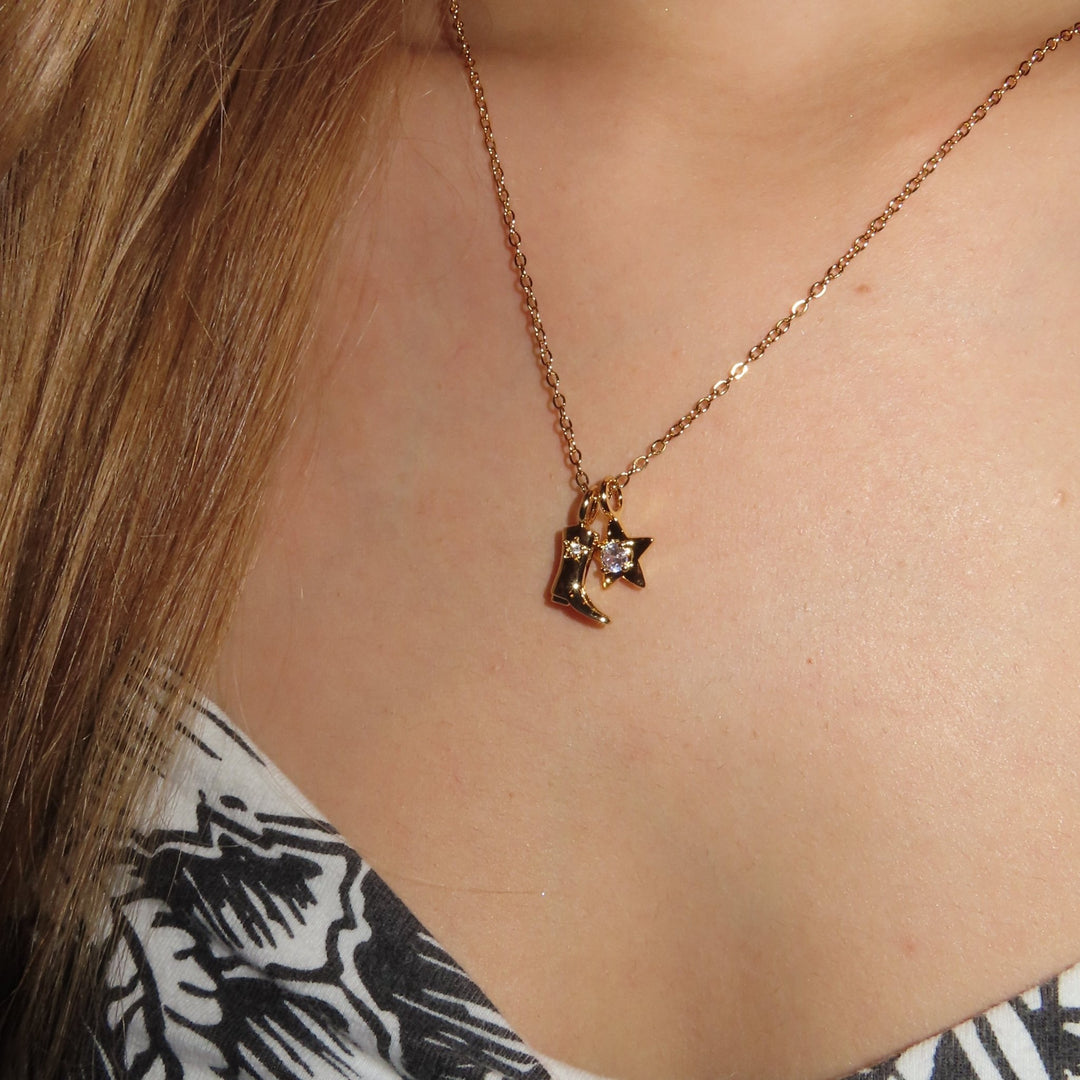Star boots necklace - 𝐇𝐨𝐧𝐞𝐲 𝐁𝐮𝐭𝐭𝐞𝐫 𝐍𝐢𝐧𝐞
