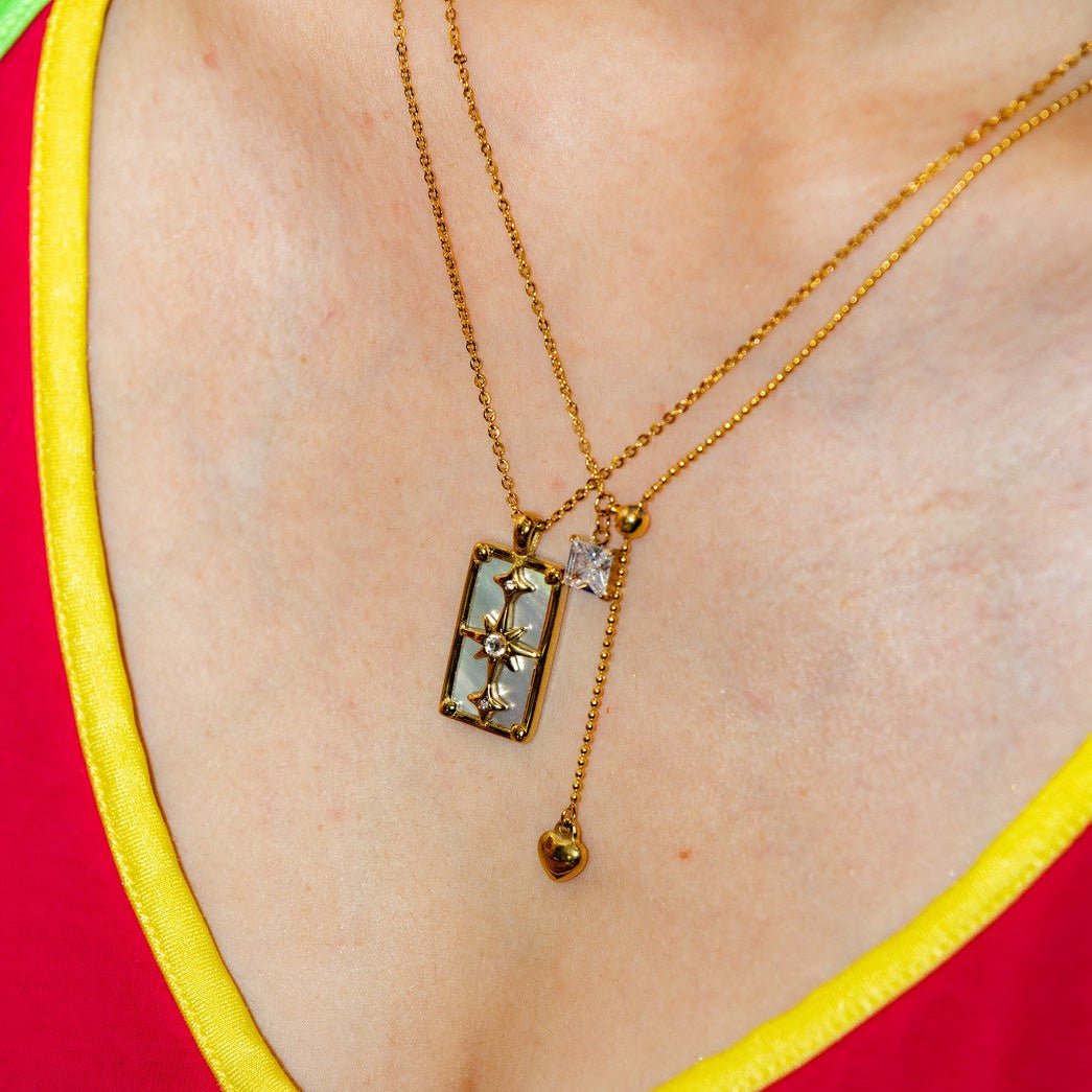 Starlight charm necklace - 𝐇𝐨𝐧𝐞𝐲 𝐁𝐮𝐭𝐭𝐞𝐫 𝐍𝐢𝐧𝐞