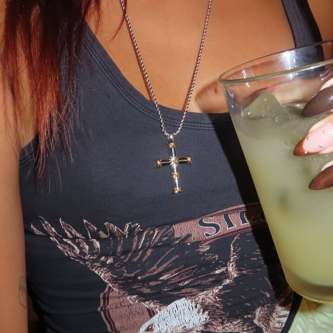 Stauros necklace - 𝐇𝐨𝐧𝐞𝐲 𝐁𝐮𝐭𝐭𝐞𝐫 𝐍𝐢𝐧𝐞