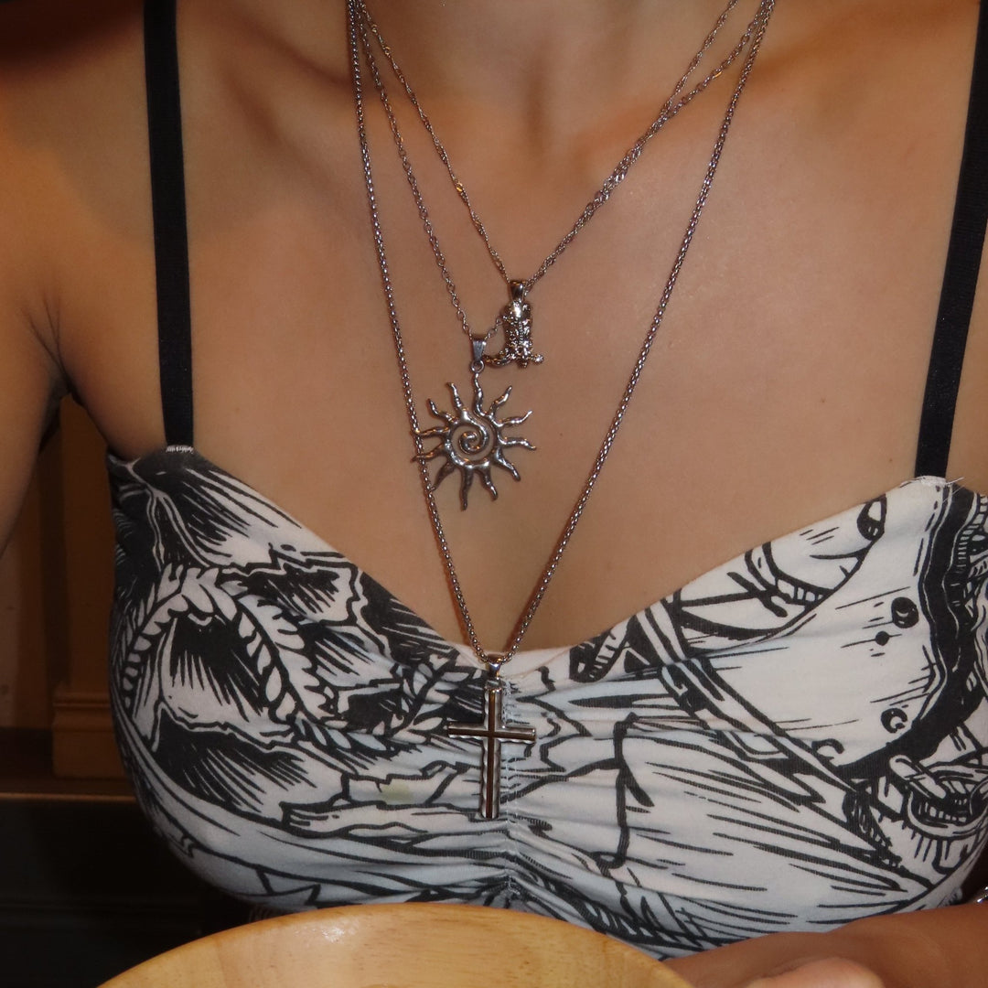 Sun necklace - 𝐇𝐨𝐧𝐞𝐲 𝐁𝐮𝐭𝐭𝐞𝐫 𝐍𝐢𝐧𝐞