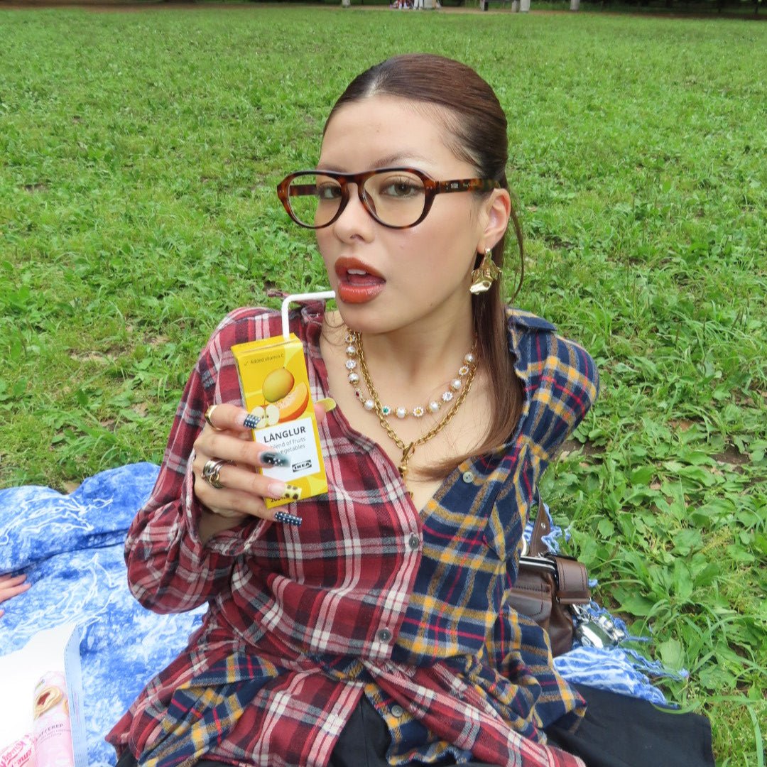 Tear drop glasses - 𝐇𝐨𝐧𝐞𝐲 𝐁𝐮𝐭𝐭𝐞𝐫 𝐍𝐢𝐧𝐞