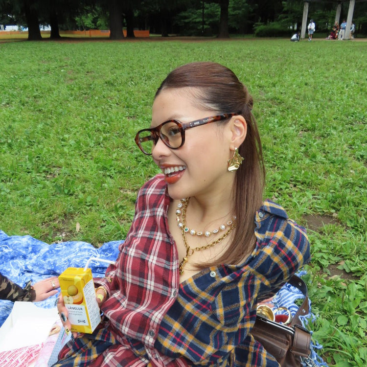 Tear drop glasses - 𝐇𝐨𝐧𝐞𝐲 𝐁𝐮𝐭𝐭𝐞𝐫 𝐍𝐢𝐧𝐞