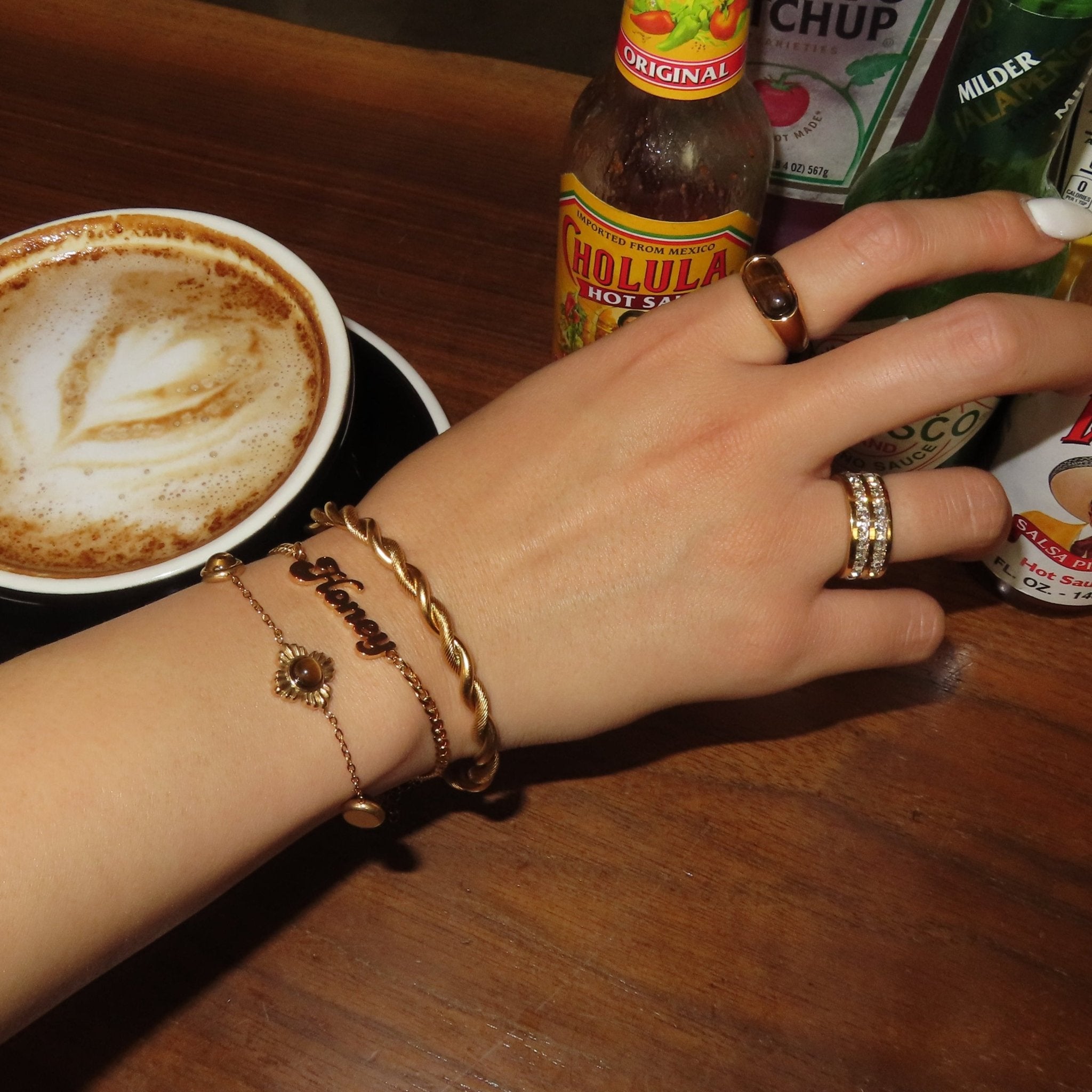 【ブレスレット】Tiger bracelet - 𝐇𝐨𝐧𝐞𝐲 𝐁𝐮𝐭𝐭𝐞𝐫 𝐍𝐢𝐧𝐞