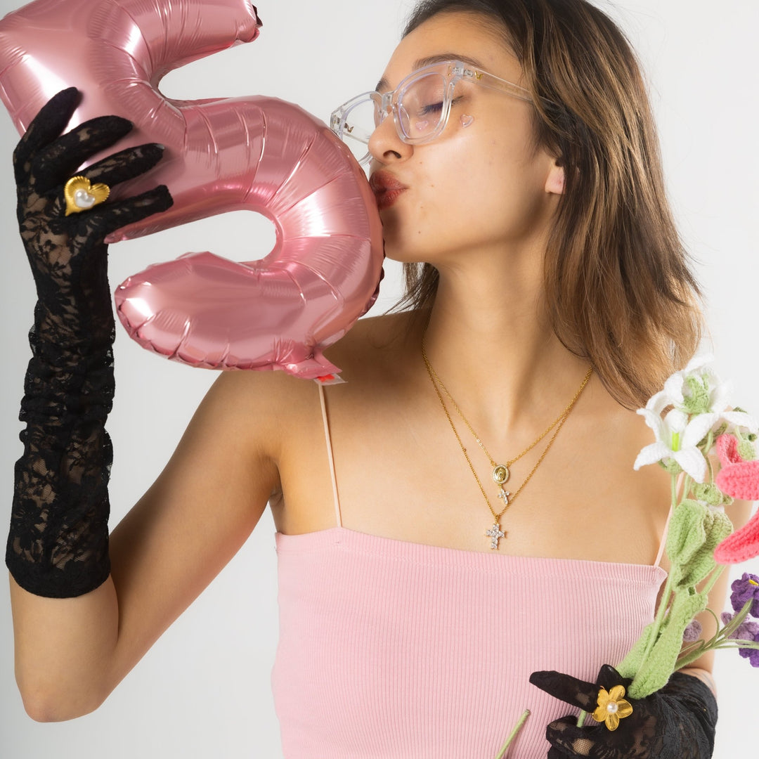 Tiny cross necklace - 𝐇𝐨𝐧𝐞𝐲 𝐁𝐮𝐭𝐭𝐞𝐫 𝐍𝐢𝐧𝐞