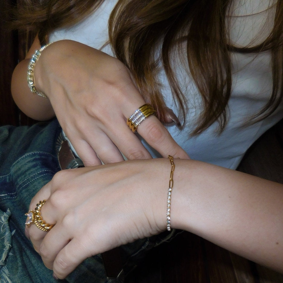 【リング】Triple gitter ring - 𝐇𝐨𝐧𝐞𝐲 𝐁𝐮𝐭𝐭𝐞𝐫 𝐍𝐢𝐧𝐞