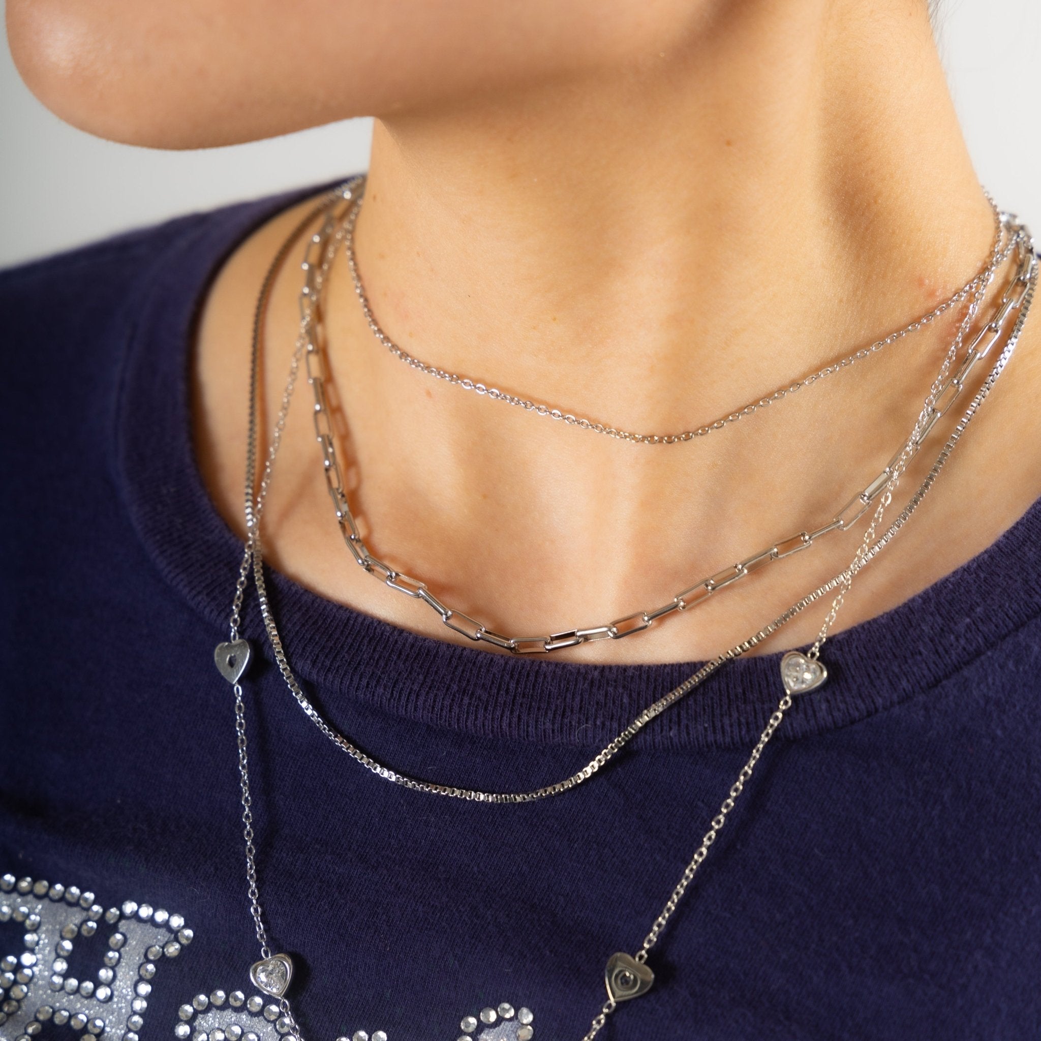 Triple layer necklace - 𝐇𝐨𝐧𝐞𝐲 𝐁𝐮𝐭𝐭𝐞𝐫 𝐍𝐢𝐧𝐞