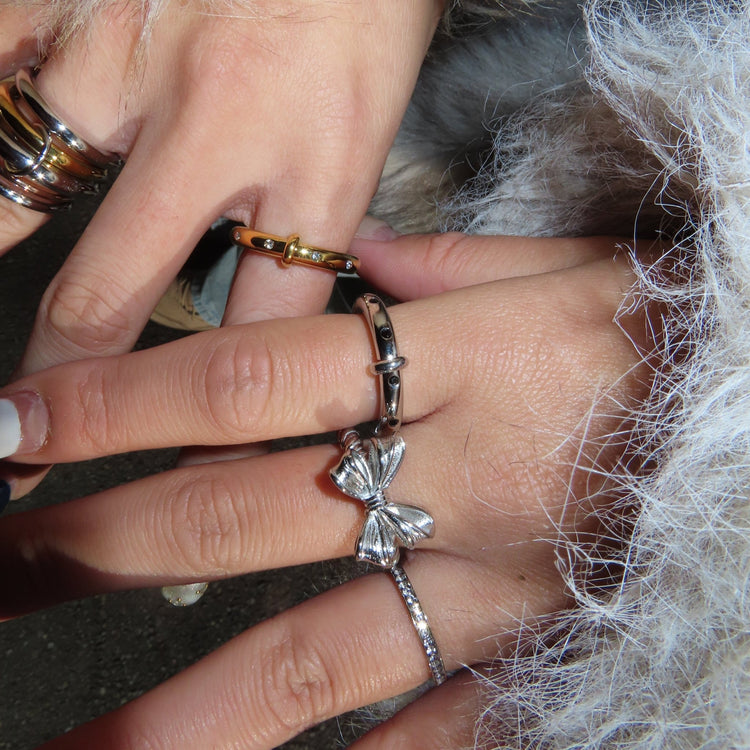 【リング】Twist ribbon ring - 𝐇𝐨𝐧𝐞𝐲 𝐁𝐮𝐭𝐭𝐞𝐫 𝐍𝐢𝐧𝐞