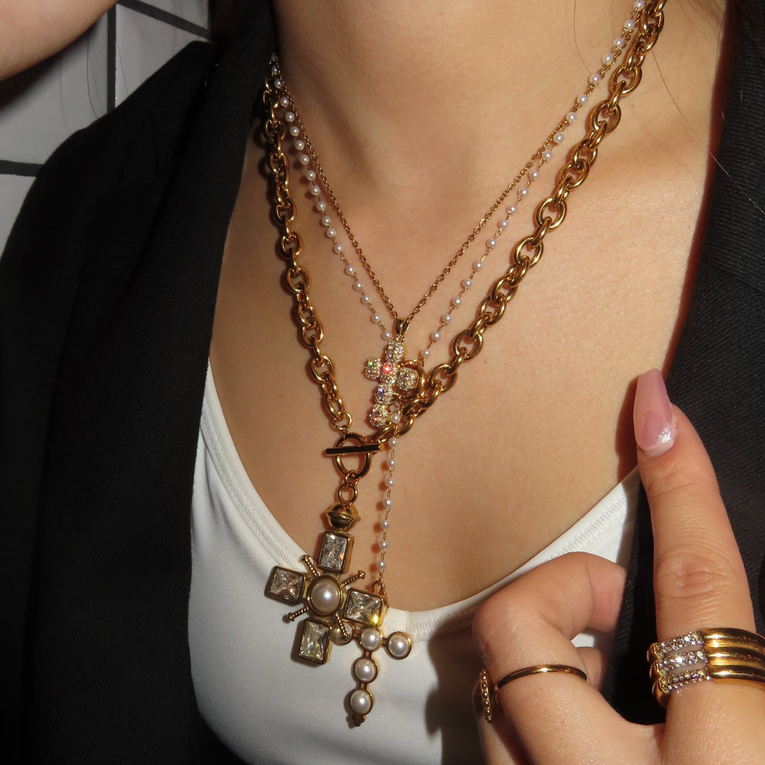 Urban saint necklace - 𝐇𝐨𝐧𝐞𝐲 𝐁𝐮𝐭𝐭𝐞𝐫 𝐍𝐢𝐧𝐞