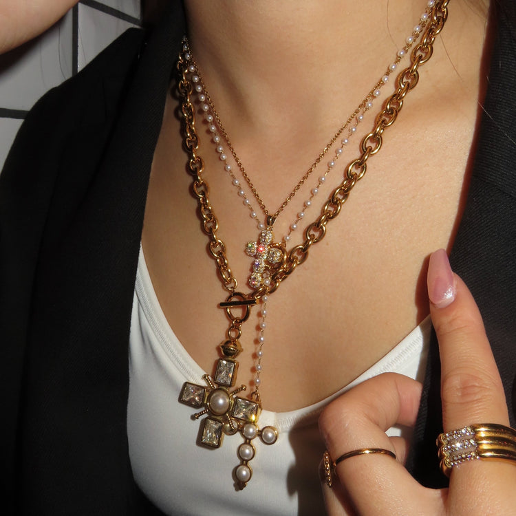 Urban saint necklace - 𝐇𝐨𝐧𝐞𝐲 𝐁𝐮𝐭𝐭𝐞𝐫 𝐍𝐢𝐧𝐞