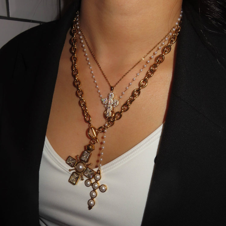 Urban saint necklace - 𝐇𝐨𝐧𝐞𝐲 𝐁𝐮𝐭𝐭𝐞𝐫 𝐍𝐢𝐧𝐞