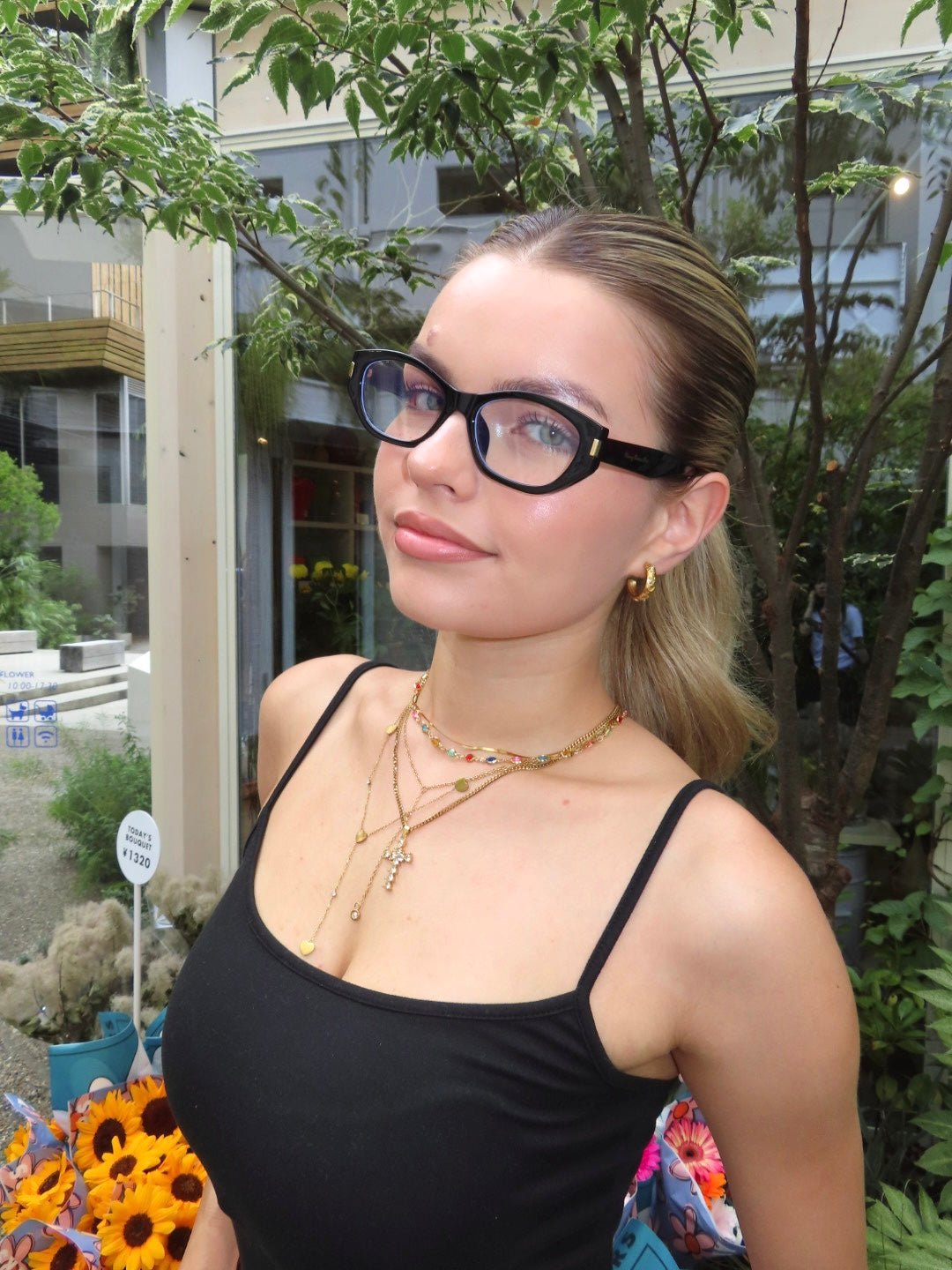 Venus glasses - 𝐇𝐨𝐧𝐞𝐲 𝐁𝐮𝐭𝐭𝐞𝐫 𝐍𝐢𝐧𝐞