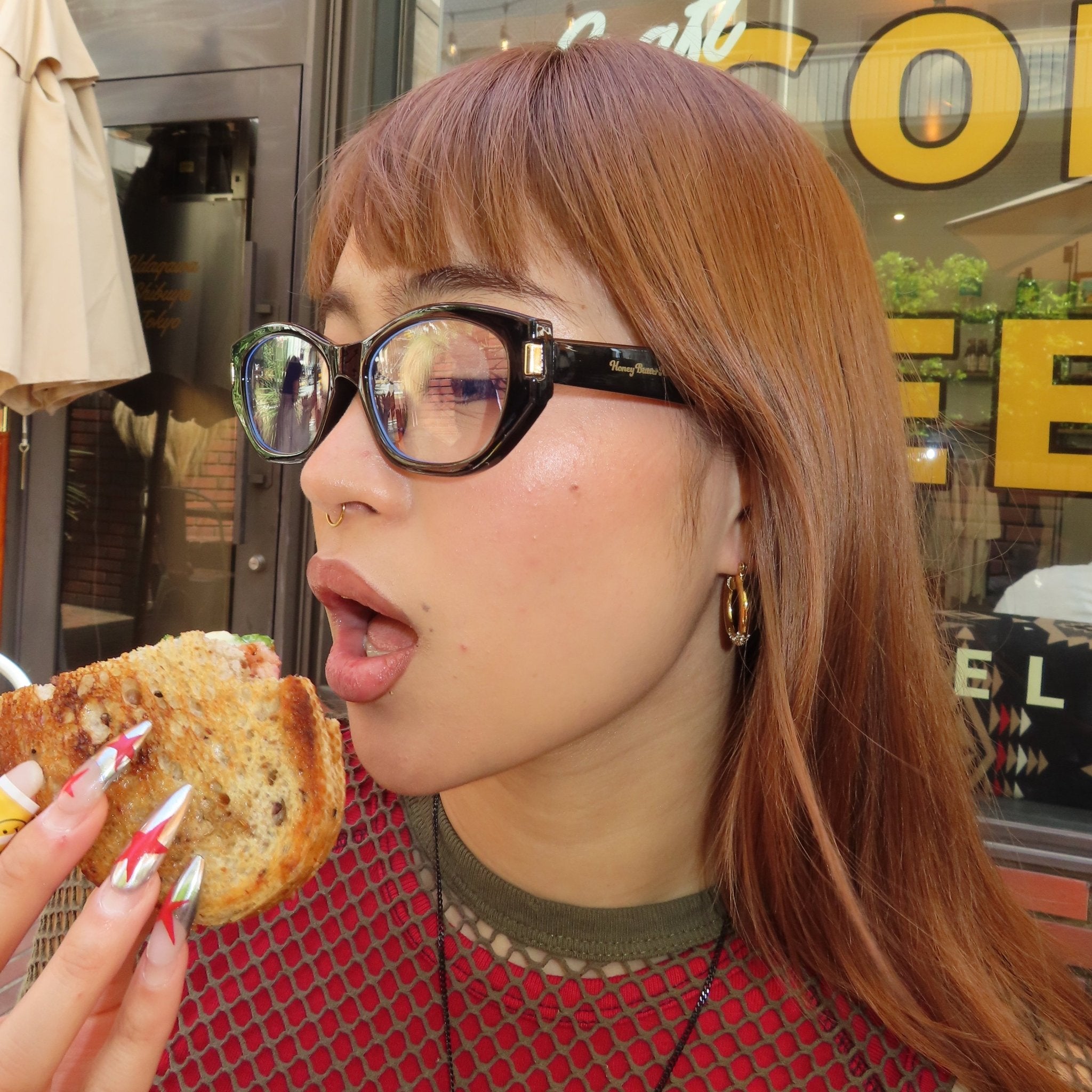 Venus glasses - 𝐇𝐨𝐧𝐞𝐲 𝐁𝐮𝐭𝐭𝐞𝐫 𝐍𝐢𝐧𝐞