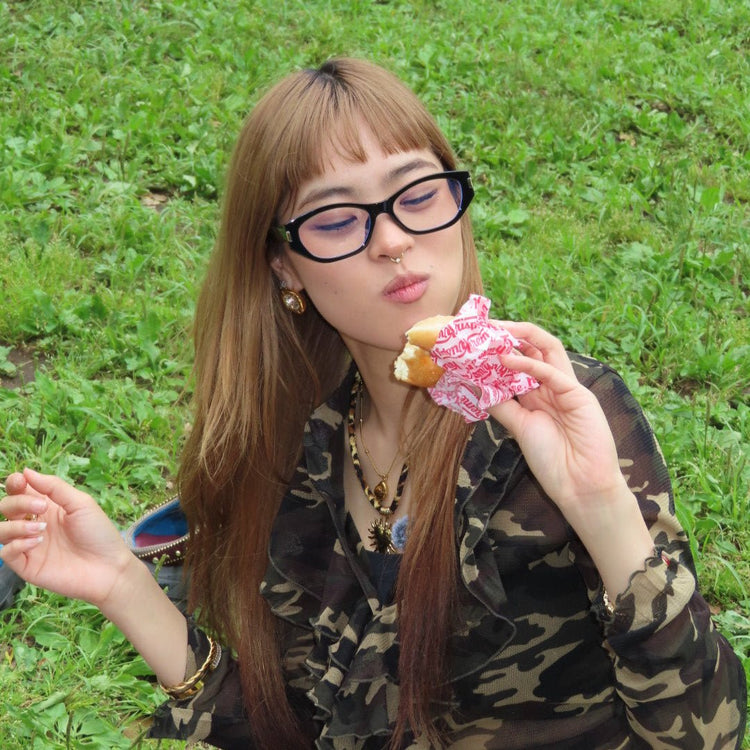 Venus glasses - 𝐇𝐨𝐧𝐞𝐲 𝐁𝐮𝐭𝐭𝐞𝐫 𝐍𝐢𝐧𝐞