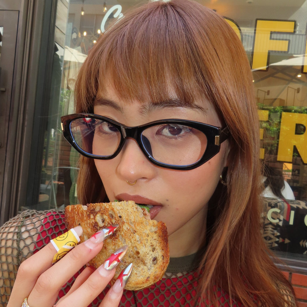 Venus glasses - 𝐇𝐨𝐧𝐞𝐲 𝐁𝐮𝐭𝐭𝐞𝐫 𝐍𝐢𝐧𝐞