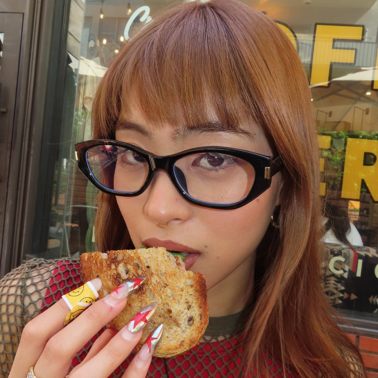 Venus glasses - 𝐇𝐨𝐧𝐞𝐲 𝐁𝐮𝐭𝐭𝐞𝐫 𝐍𝐢𝐧𝐞