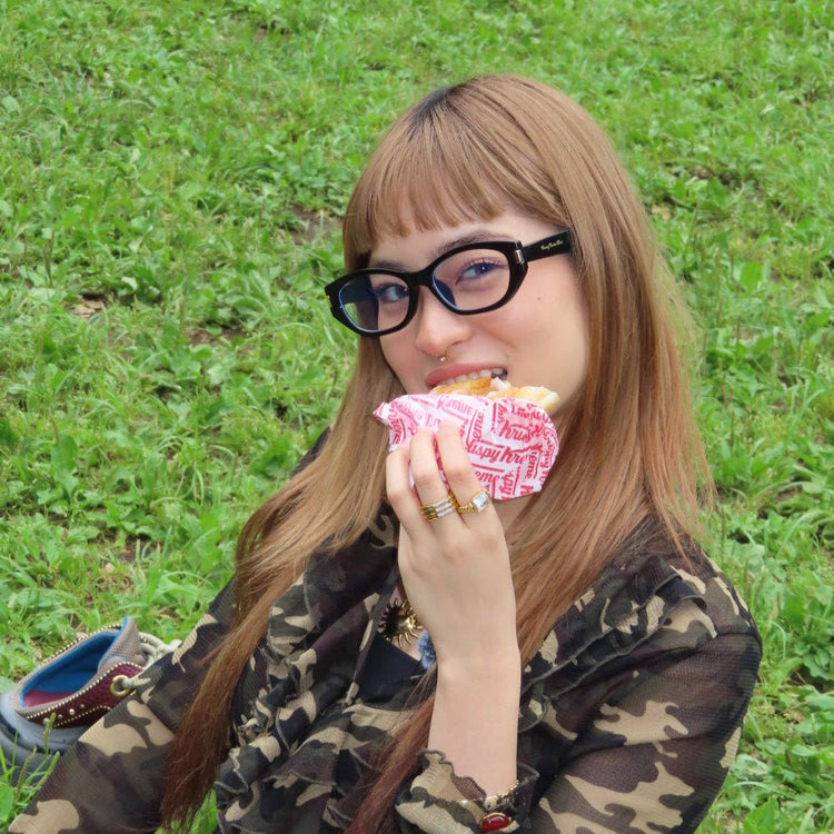 Venus glasses - 𝐇𝐨𝐧𝐞𝐲 𝐁𝐮𝐭𝐭𝐞𝐫 𝐍𝐢𝐧𝐞