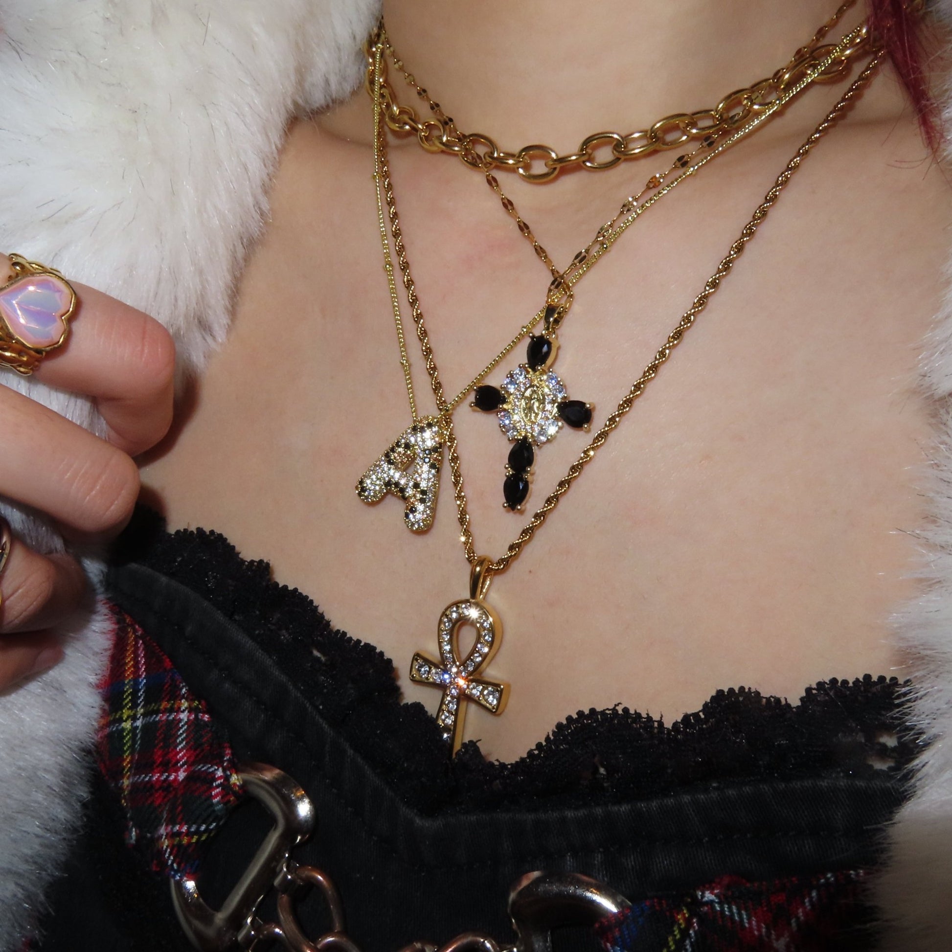 Venus necklace - 𝐇𝐨𝐧𝐞𝐲 𝐁𝐮𝐭𝐭𝐞𝐫 𝐍𝐢𝐧𝐞