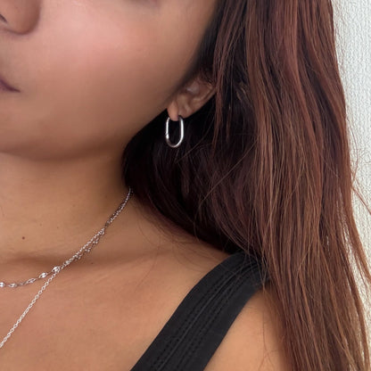 Vertical hoop pierce - 𝐇𝐨𝐧𝐞𝐲 𝐁𝐮𝐭𝐭𝐞𝐫 𝐍𝐢𝐧𝐞