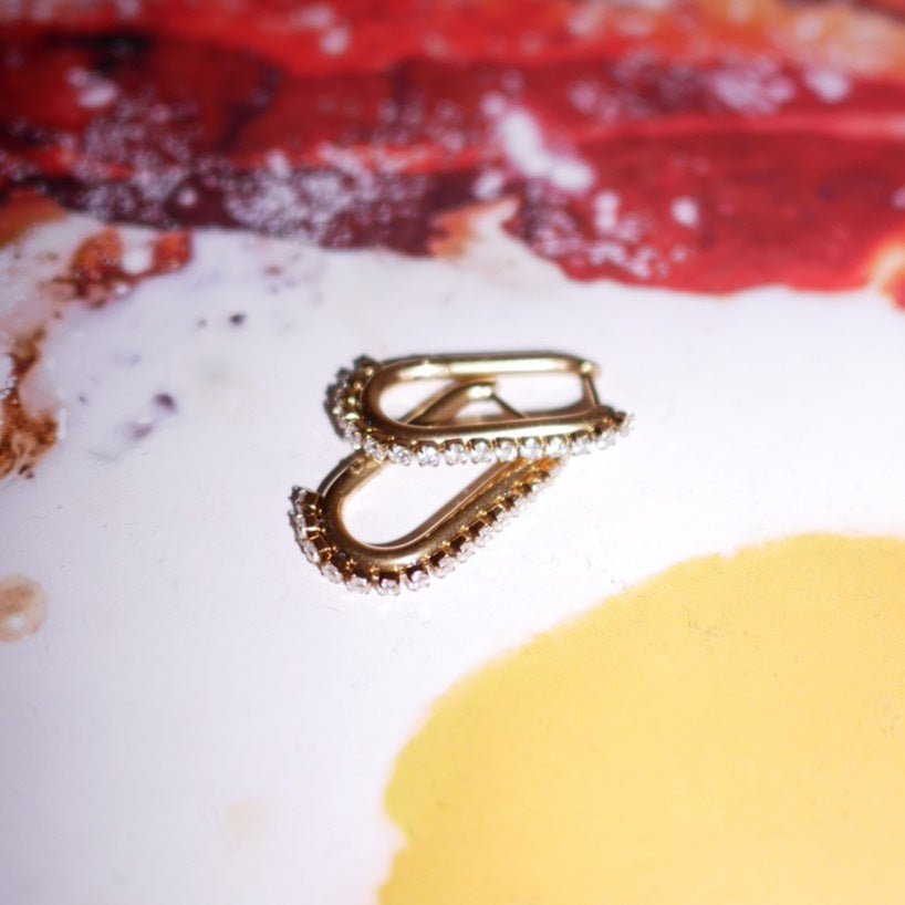 【ピアス】Vertical zir pierce - 𝐇𝐨𝐧𝐞𝐲 𝐁𝐮𝐭𝐭𝐞𝐫 𝐍𝐢𝐧𝐞