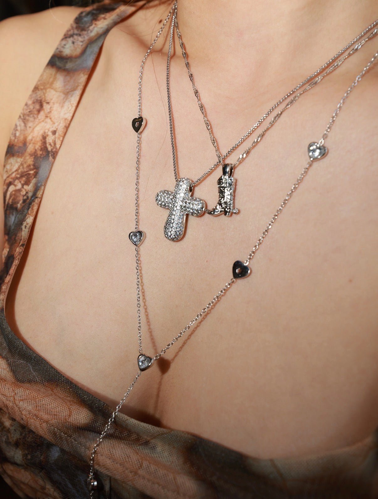 Western boots necklace - 𝐇𝐨𝐧𝐞𝐲 𝐁𝐮𝐭𝐭𝐞𝐫 𝐍𝐢𝐧𝐞