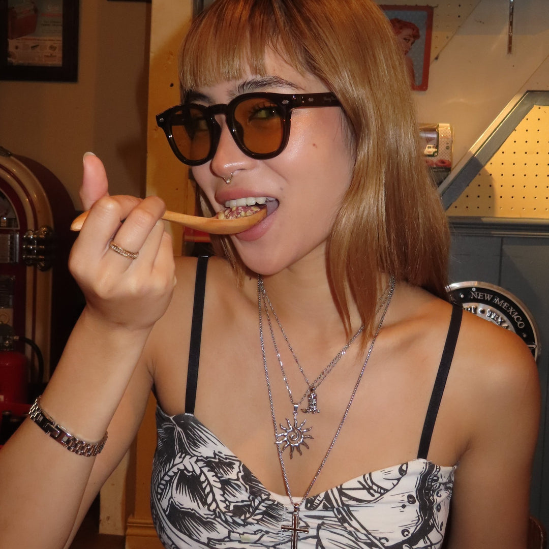 Western boots necklace - 𝐇𝐨𝐧𝐞𝐲 𝐁𝐮𝐭𝐭𝐞𝐫 𝐍𝐢𝐧𝐞