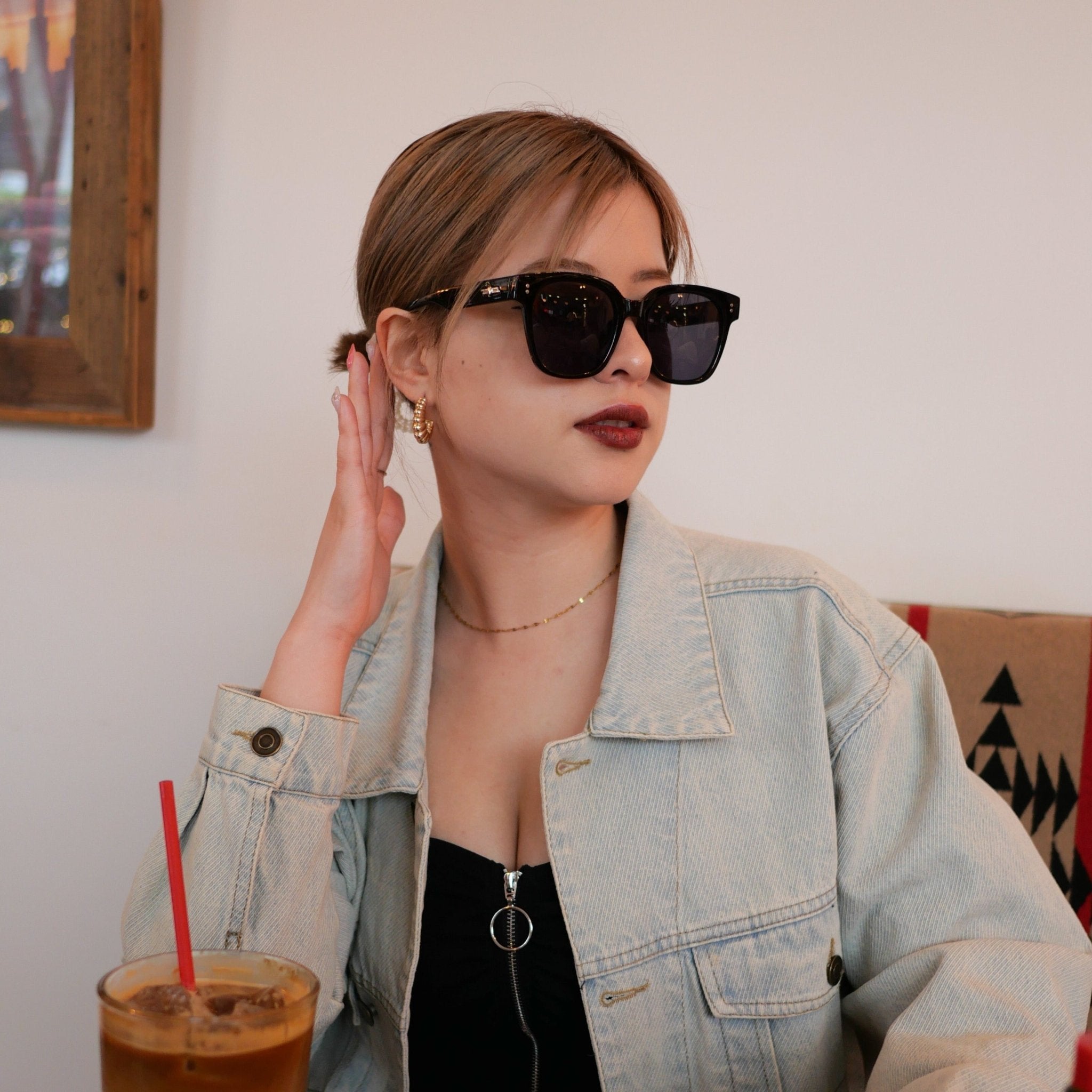 Wide sunglasses - 𝐇𝐨𝐧𝐞𝐲 𝐁𝐮𝐭𝐭𝐞𝐫 𝐍𝐢𝐧𝐞