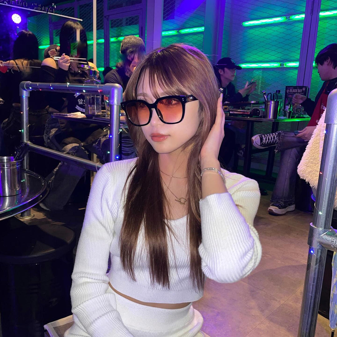 Wide sunglasses - 𝐇𝐨𝐧𝐞𝐲 𝐁𝐮𝐭𝐭𝐞𝐫 𝐍𝐢𝐧𝐞