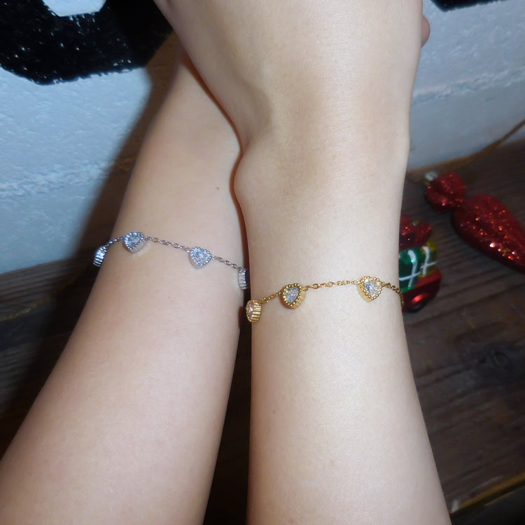 Zirconia heart bracelet - 𝐇𝐨𝐧𝐞𝐲 𝐁𝐮𝐭𝐭𝐞𝐫 𝐍𝐢𝐧𝐞