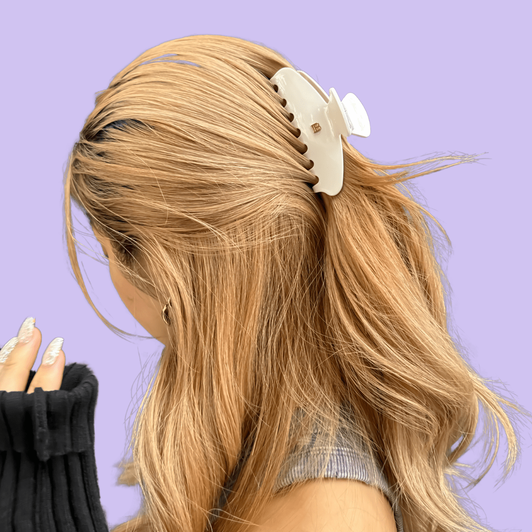 B hair clip - 𝐇𝐨𝐧𝐞𝐲 𝐁𝐮𝐭𝐭𝐞𝐫 𝐍𝐢𝐧𝐞