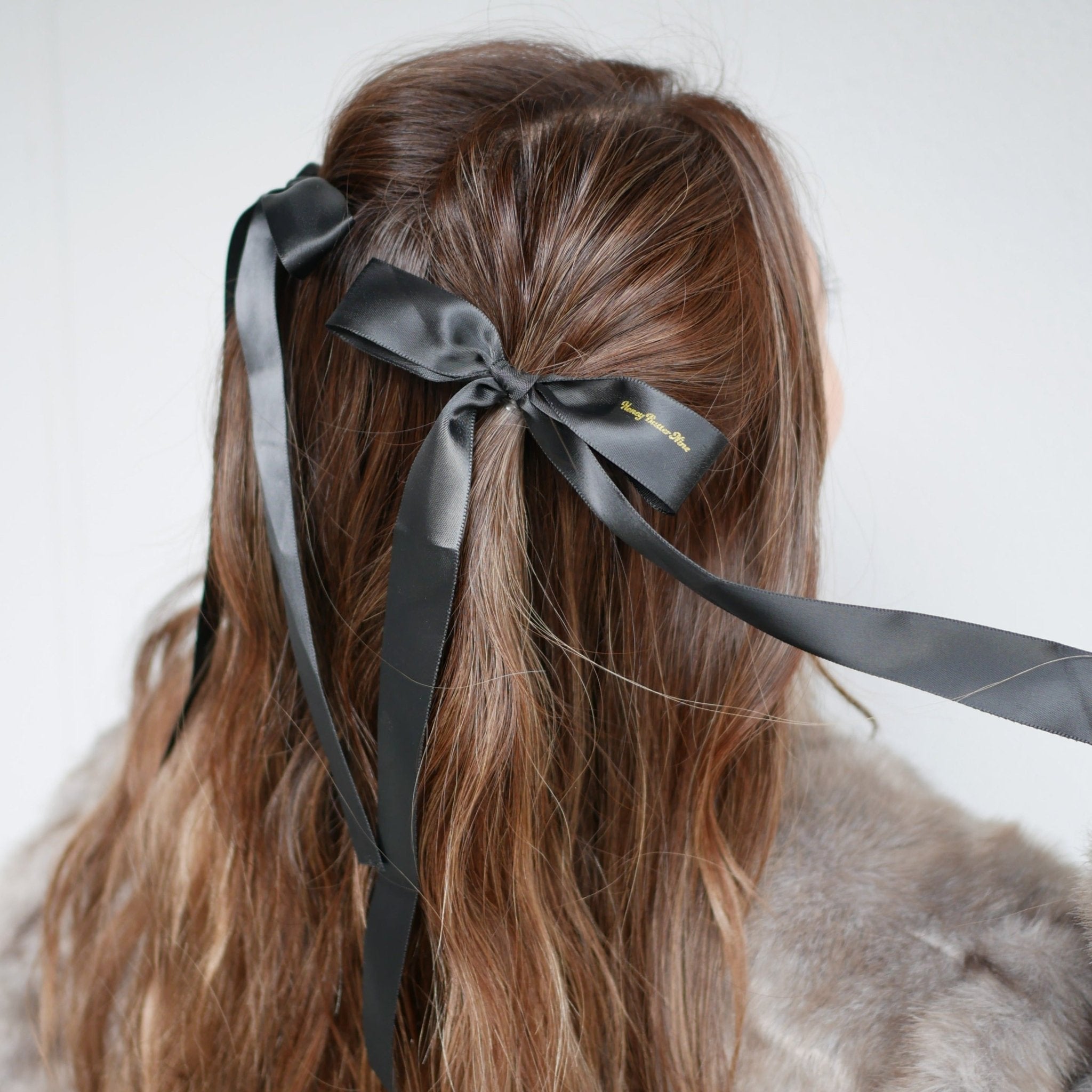 Black ribbon clip (2set) - 𝐇𝐨𝐧𝐞𝐲 𝐁𝐮𝐭𝐭𝐞𝐫 𝐍𝐢𝐧𝐞