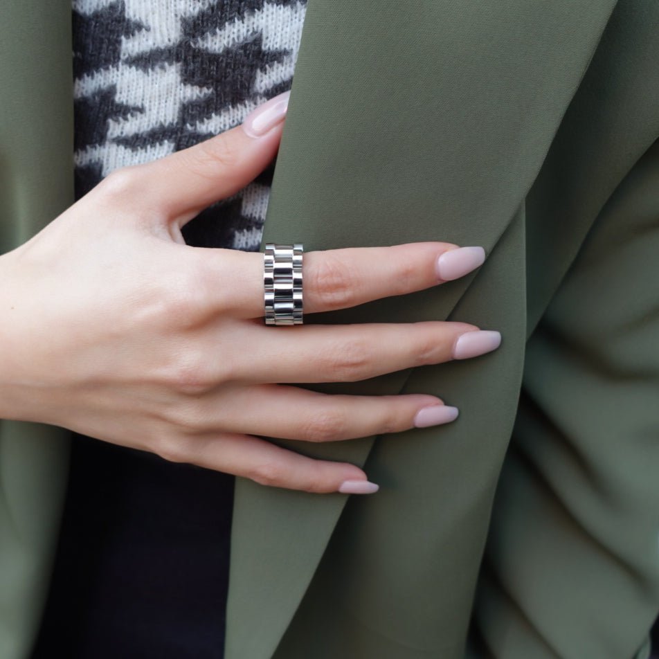 Chain casual ring - 𝐇𝐨𝐧𝐞𝐲 𝐁𝐮𝐭𝐭𝐞𝐫 𝐍𝐢𝐧𝐞