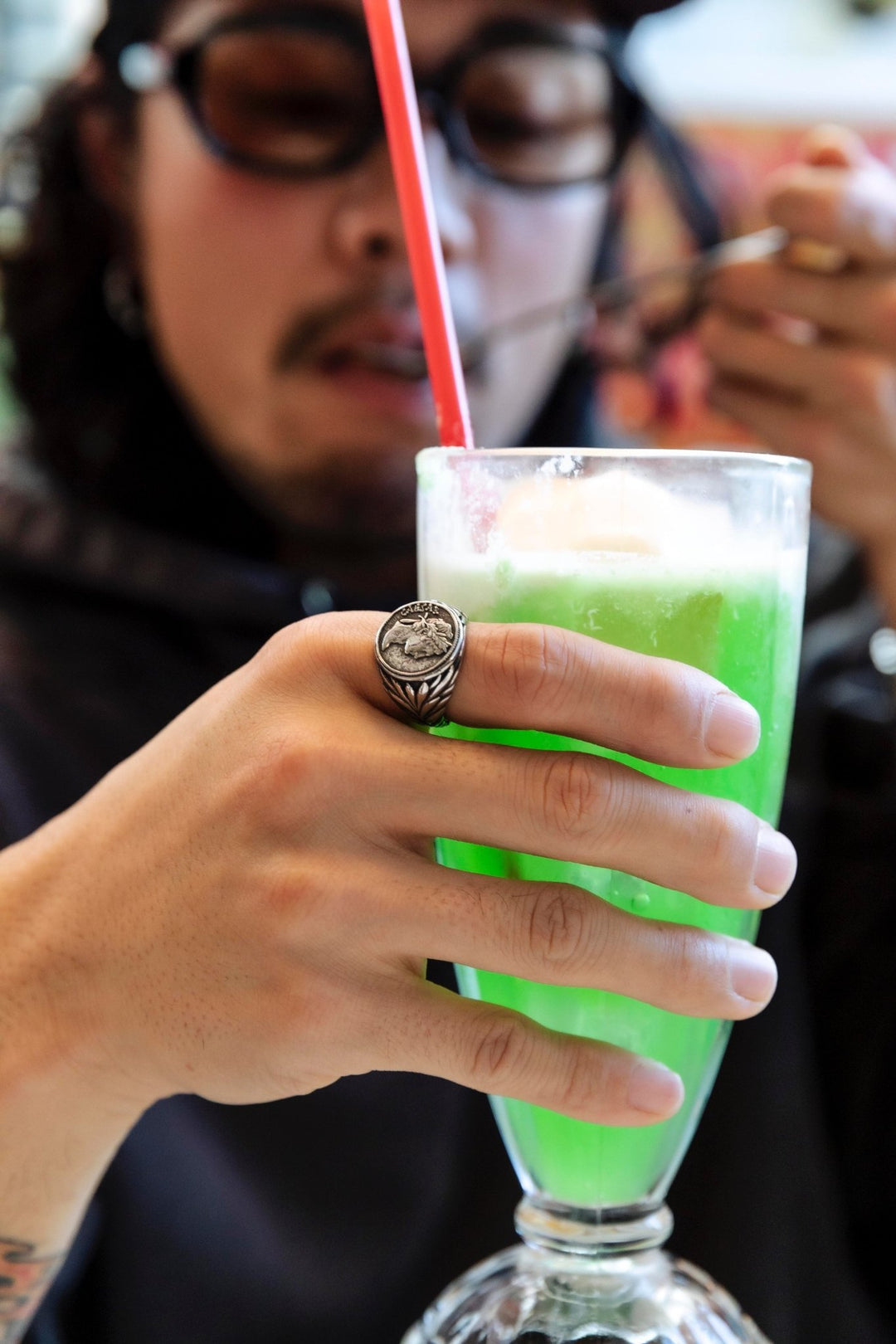 Coin vintage ring (メンズ) - 𝐇𝐨𝐧𝐞𝐲 𝐁𝐮𝐭𝐭𝐞𝐫 𝐍𝐢𝐧𝐞