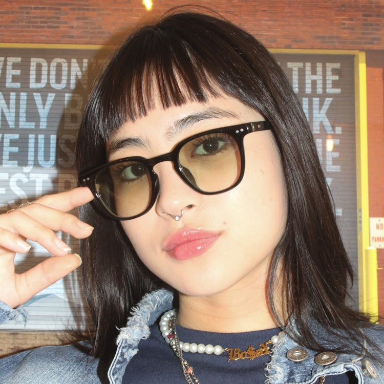 Dark green sunglasses - 𝐇𝐨𝐧𝐞𝐲 𝐁𝐮𝐭𝐭𝐞𝐫 𝐍𝐢𝐧𝐞