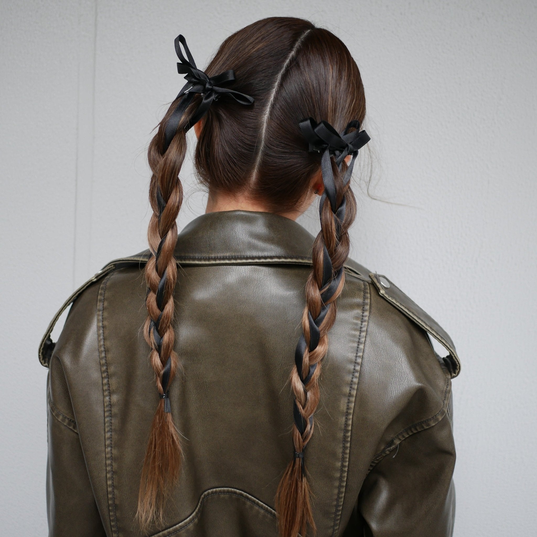 Long ribbon clip (2set) - 𝐇𝐨𝐧𝐞𝐲 𝐁𝐮𝐭𝐭𝐞𝐫 𝐍𝐢𝐧𝐞