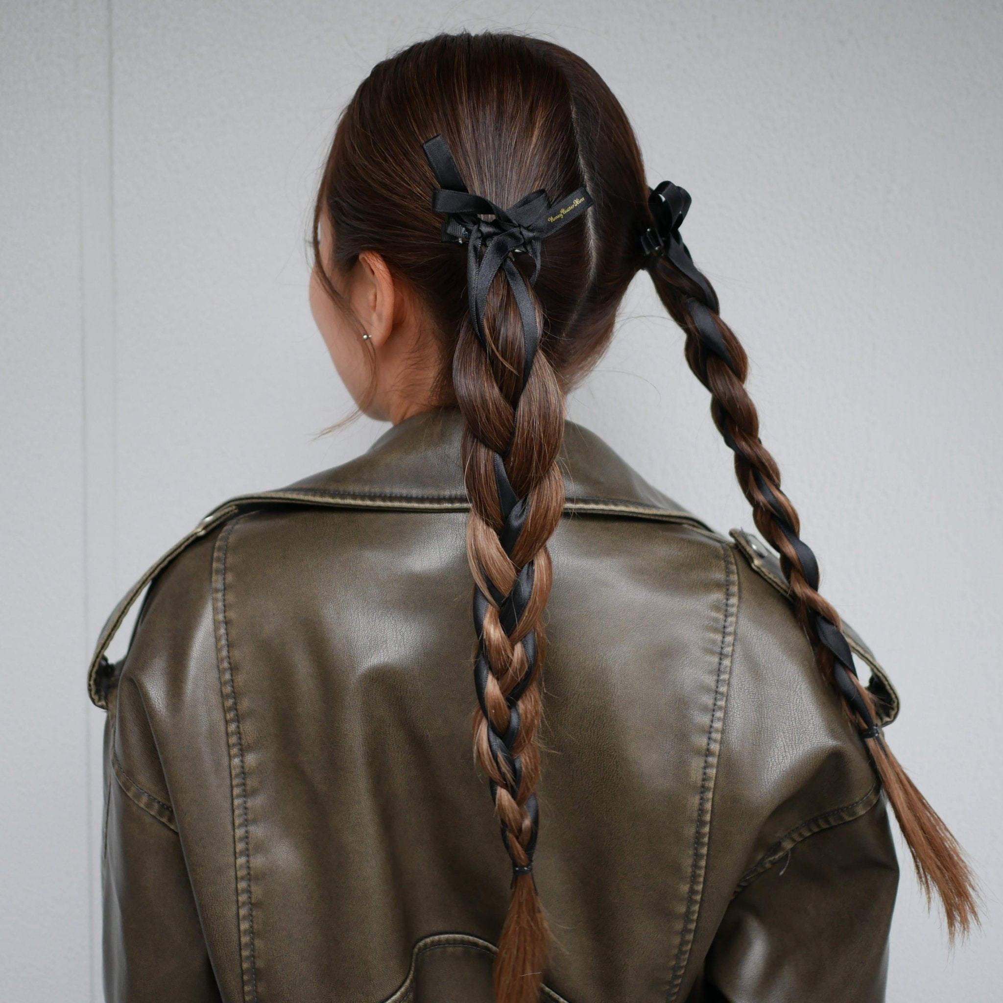 Long ribbon clip (2set) - 𝐇𝐨𝐧𝐞𝐲 𝐁𝐮𝐭𝐭𝐞𝐫 𝐍𝐢𝐧𝐞