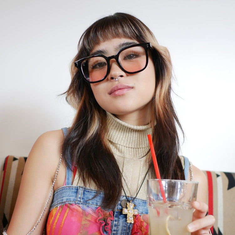 Pink cheek sunglasses - 𝐇𝐨𝐧𝐞𝐲 𝐁𝐮𝐭𝐭𝐞𝐫 𝐍𝐢𝐧𝐞