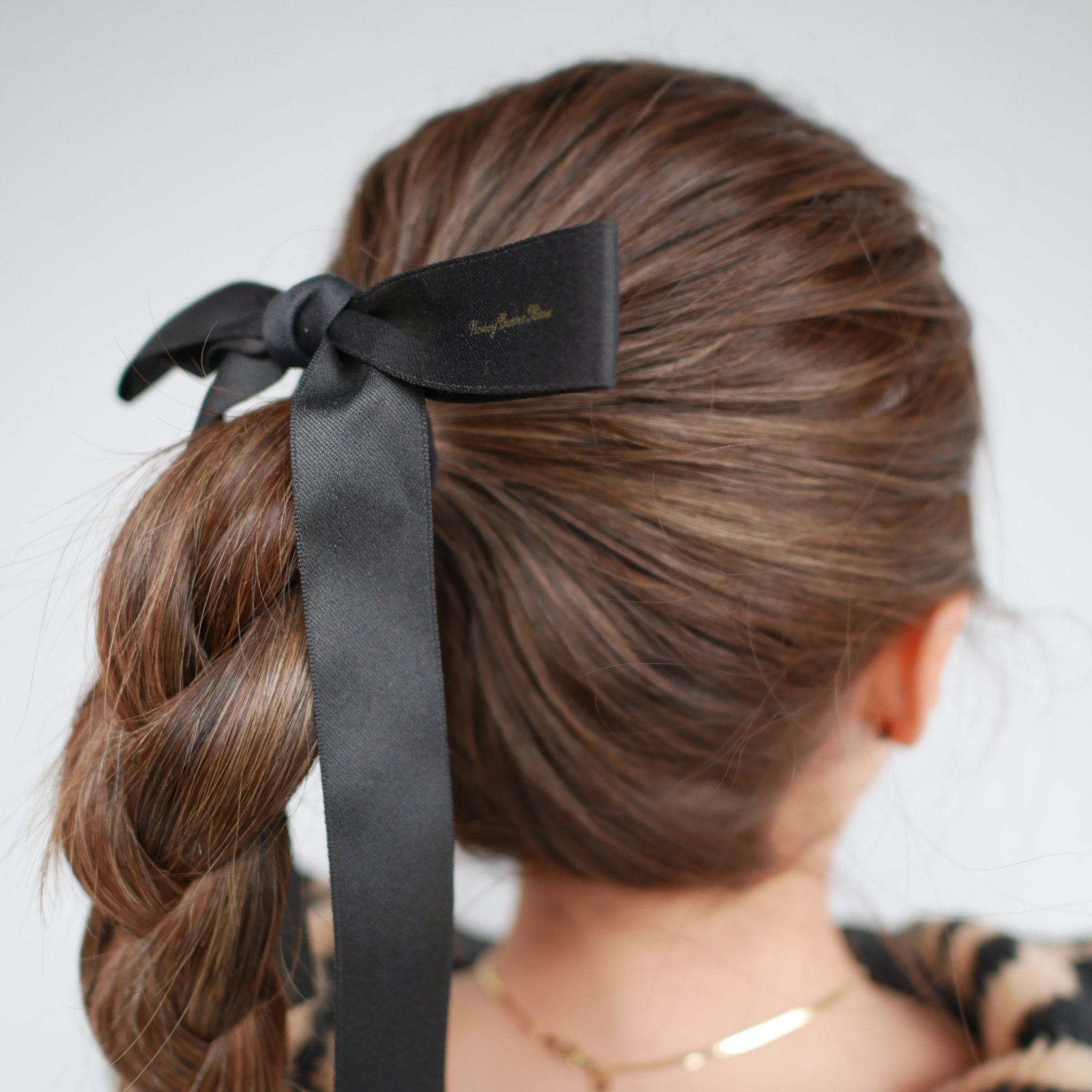Ribbon hair tie - 𝐇𝐨𝐧𝐞𝐲 𝐁𝐮𝐭𝐭𝐞𝐫 𝐍𝐢𝐧𝐞