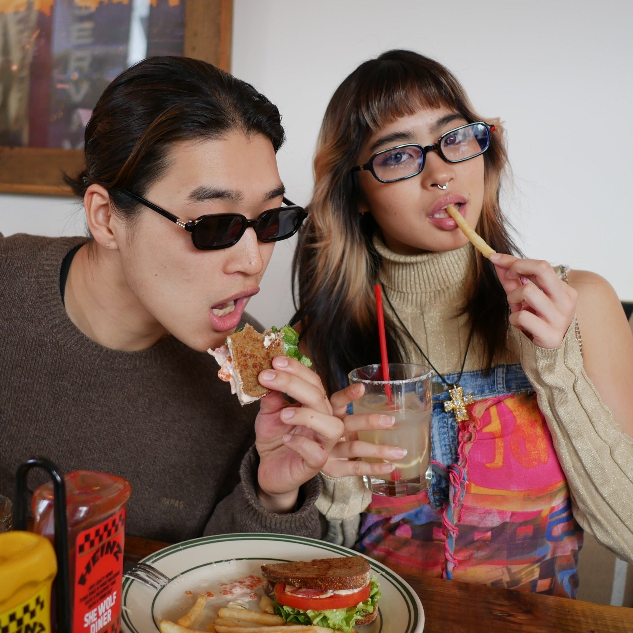 Round fit glasses - 𝐇𝐨𝐧𝐞𝐲 𝐁𝐮𝐭𝐭𝐞𝐫 𝐍𝐢𝐧𝐞