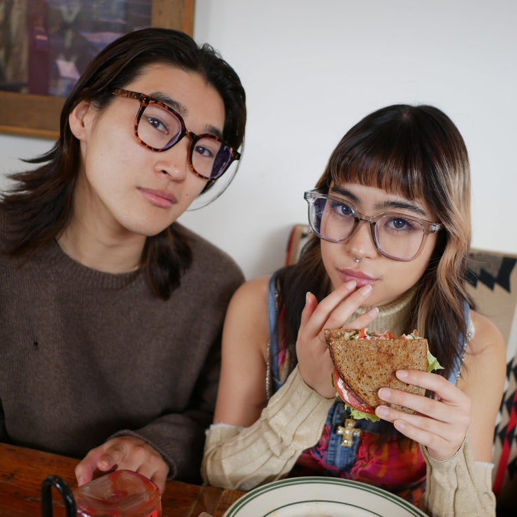 Square clear glasses - 𝐇𝐨𝐧𝐞𝐲 𝐁𝐮𝐭𝐭𝐞𝐫 𝐍𝐢𝐧𝐞